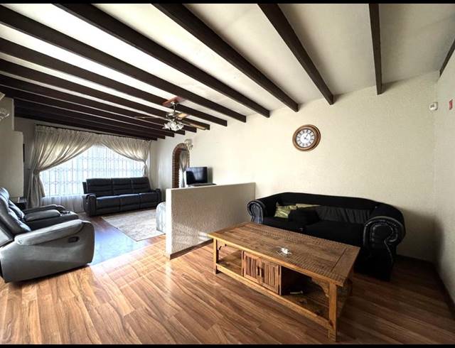 3 BEDROOM HOUSE FOR SALE IN LINDHAVEN